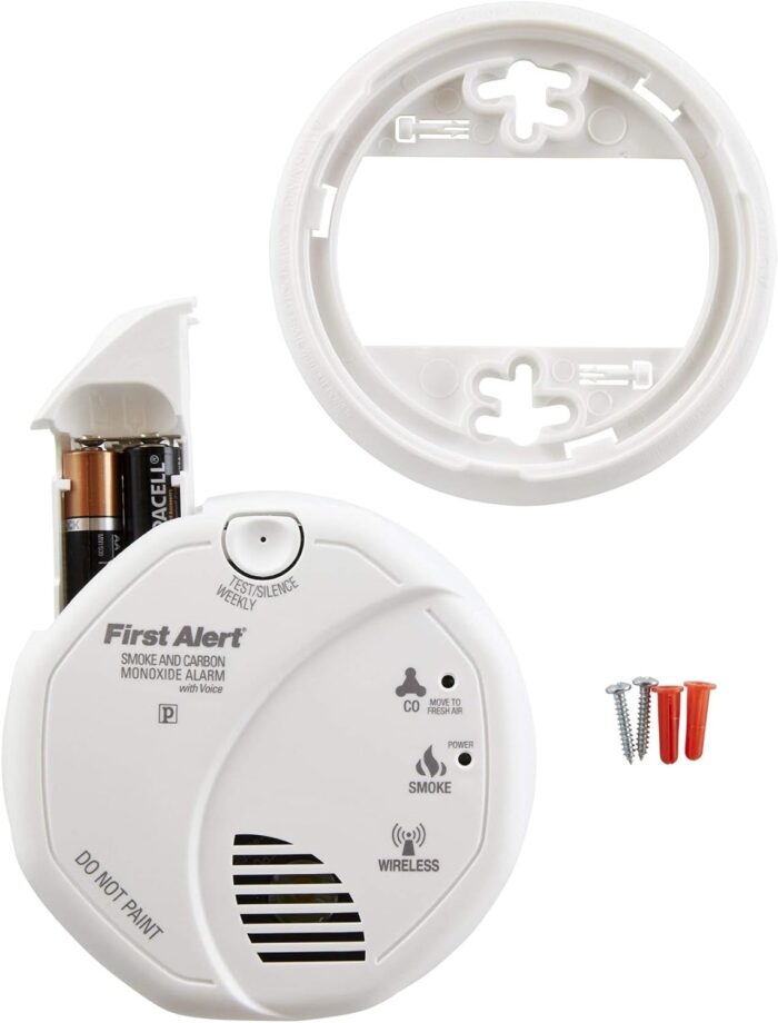 First Alert Battery Powered SCO500B Wireless Interconnected Photoelectric Smoke and Carbon Monoxide Combo Alarm with Voice and Location - Image 4