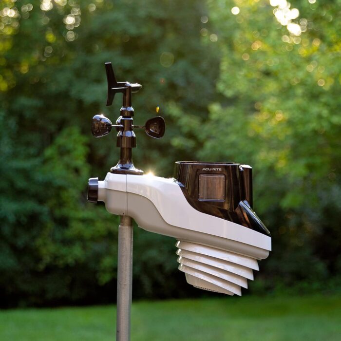 AcuRite Atlas Professional Weather Station with Direct-to-Wi-Fi HD Display, Lightning Detection, Built-In Barometer, and Temperature, Humidity, Wind Speed/Direction and Rainfall Measurements (01001M) - Image 2